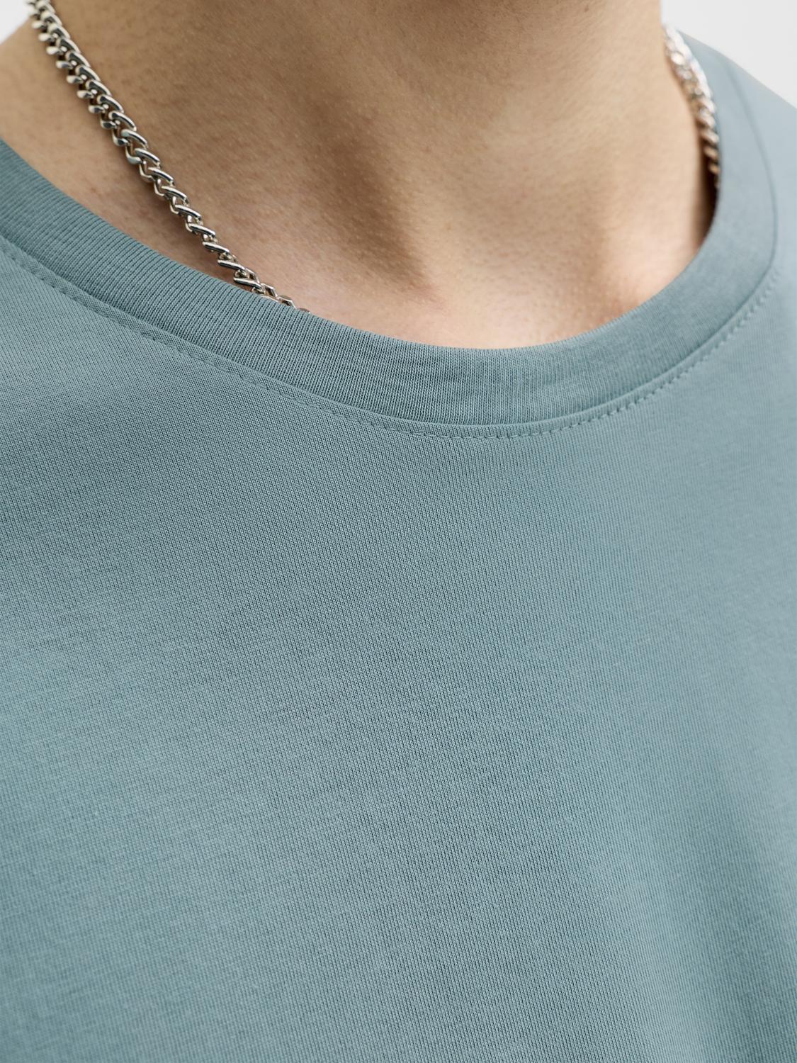 model_shot-detail