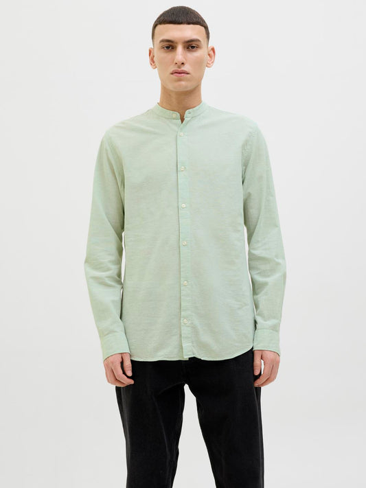 model_shot-front