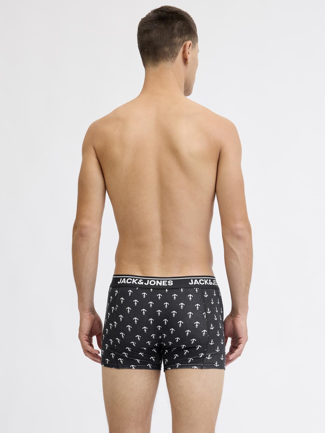 model_shot-back
