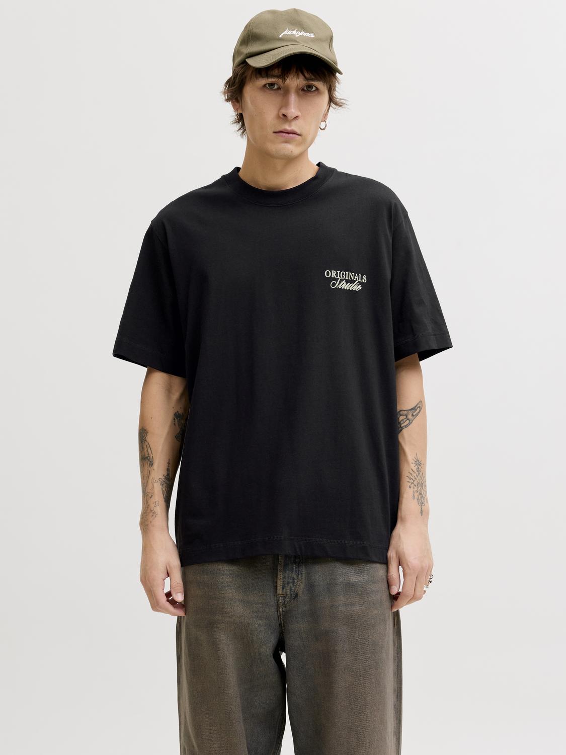 model_shot-front