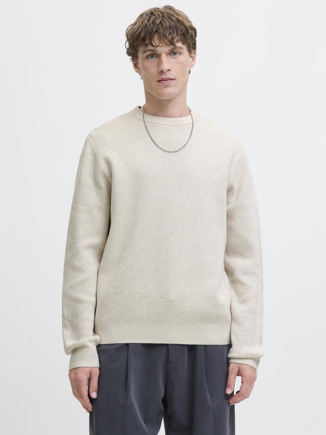 model_shot-front