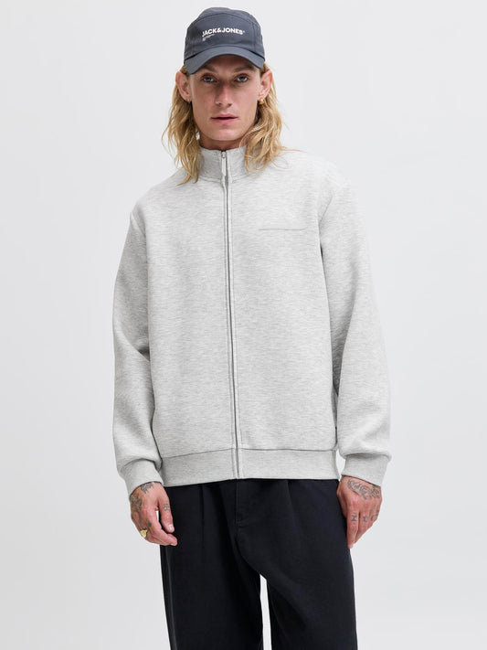 model_shot-front