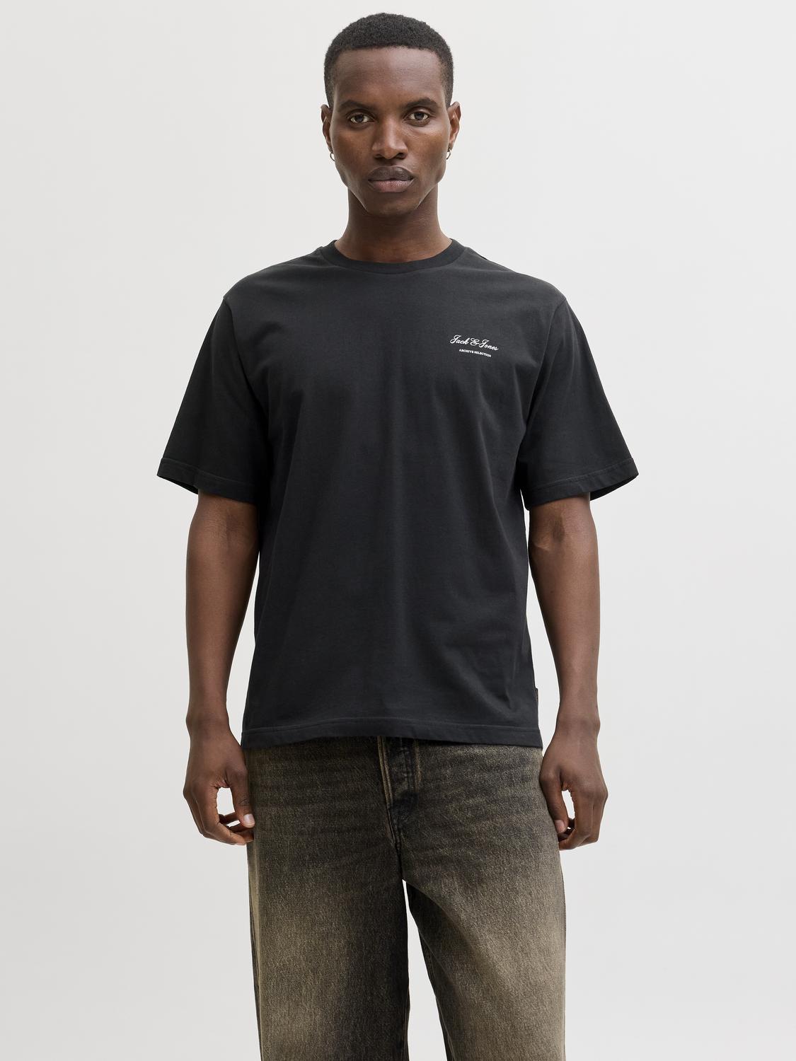 model_shot-front