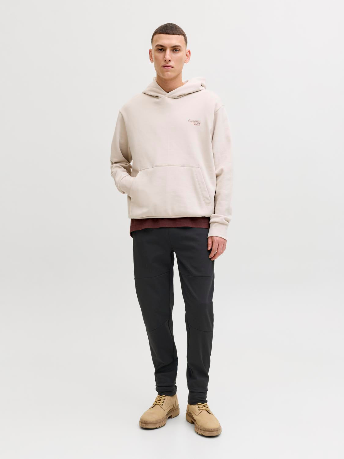 model_shot-front_full
