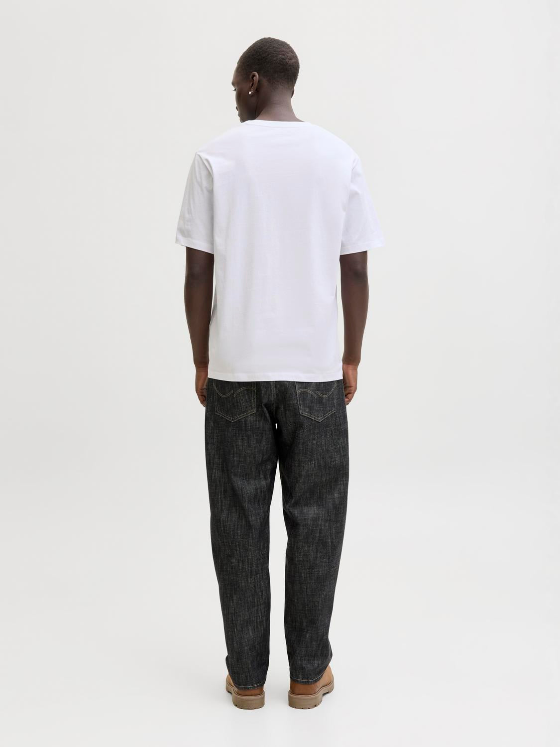 model_shot-back
