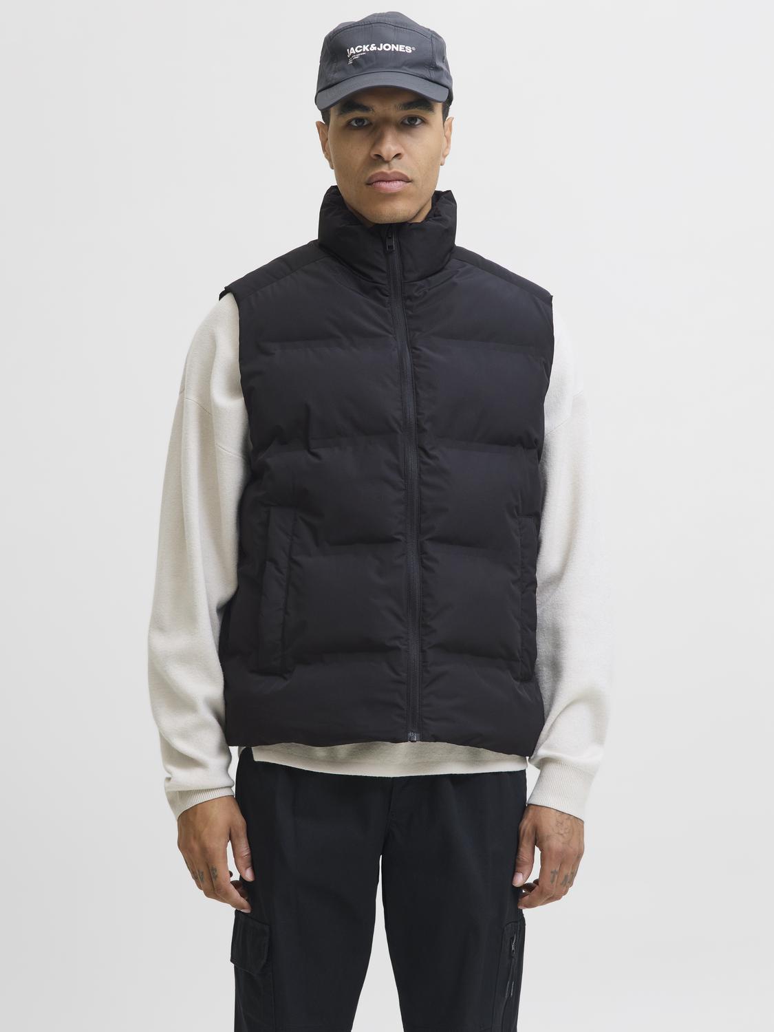 model_shot-front