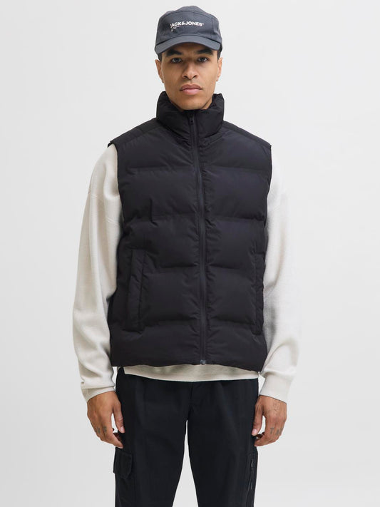 model_shot-front
