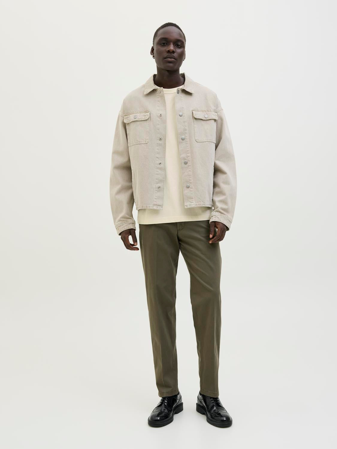 model_shot-front_full