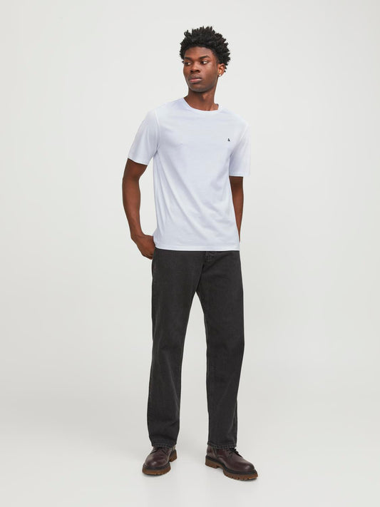 model_shot-front_full
