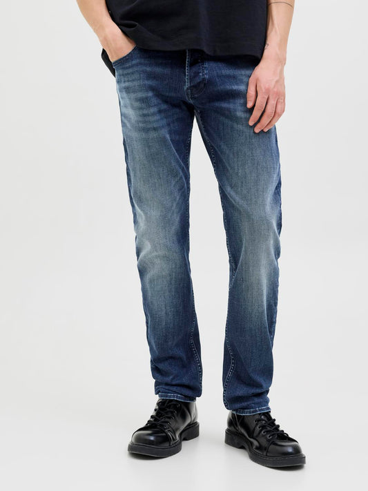 model_shot-front