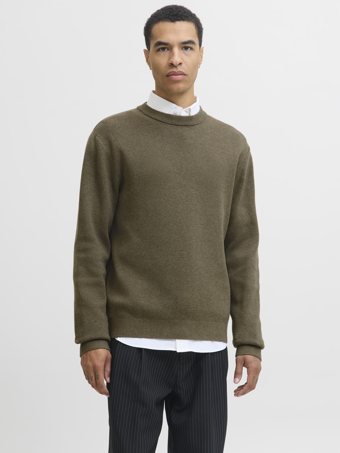 model_shot-front