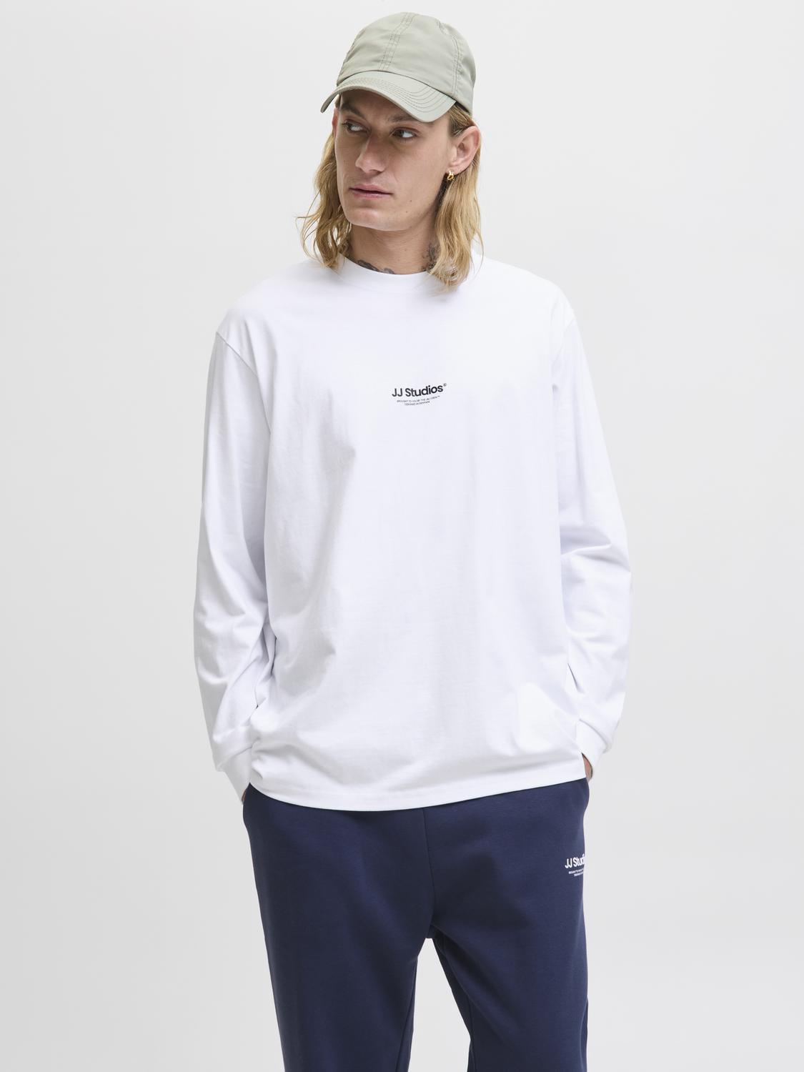 model_shot-front