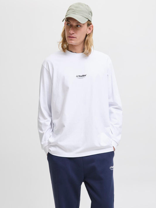 model_shot-front