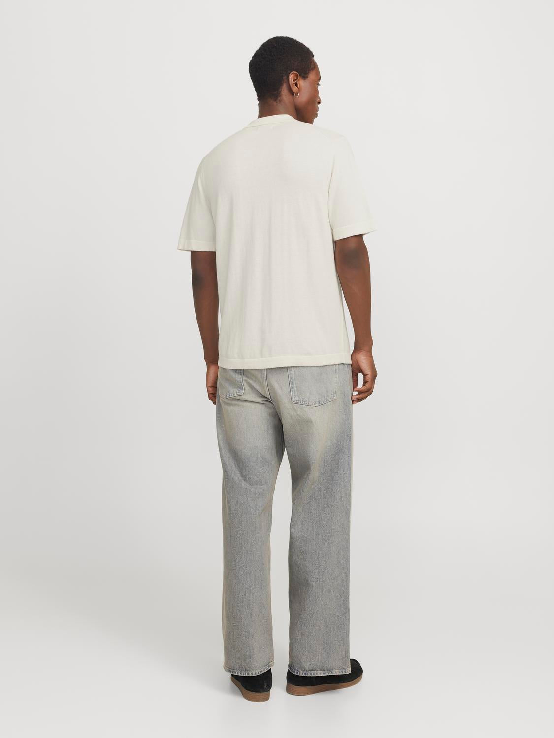 model_shot-back