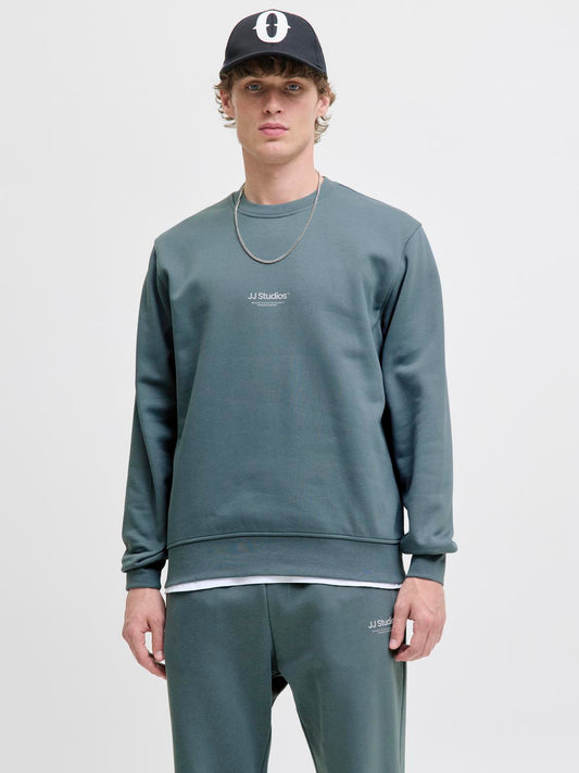 model_shot-front