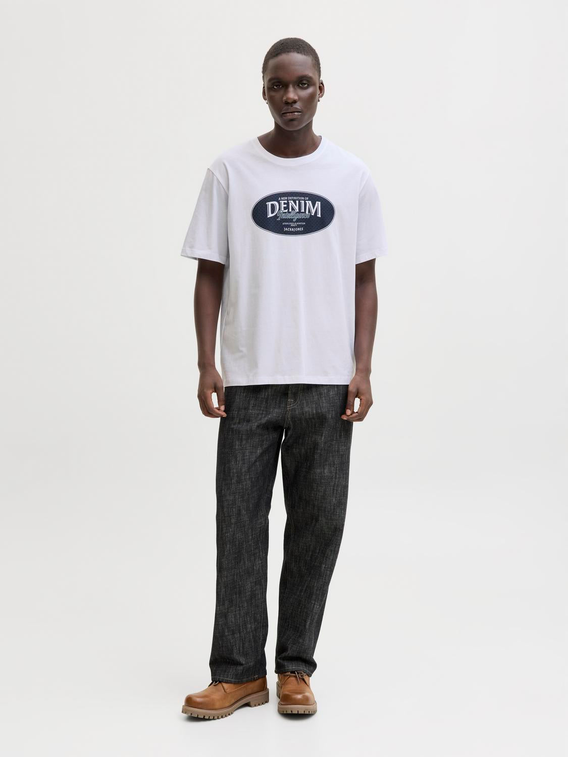 model_shot-front_full
