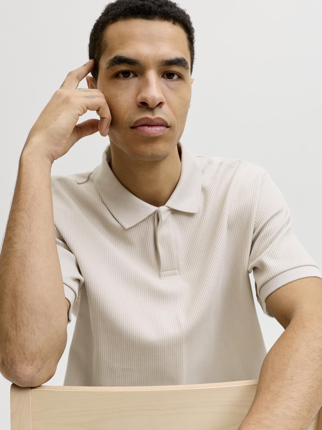 model_shot-creative