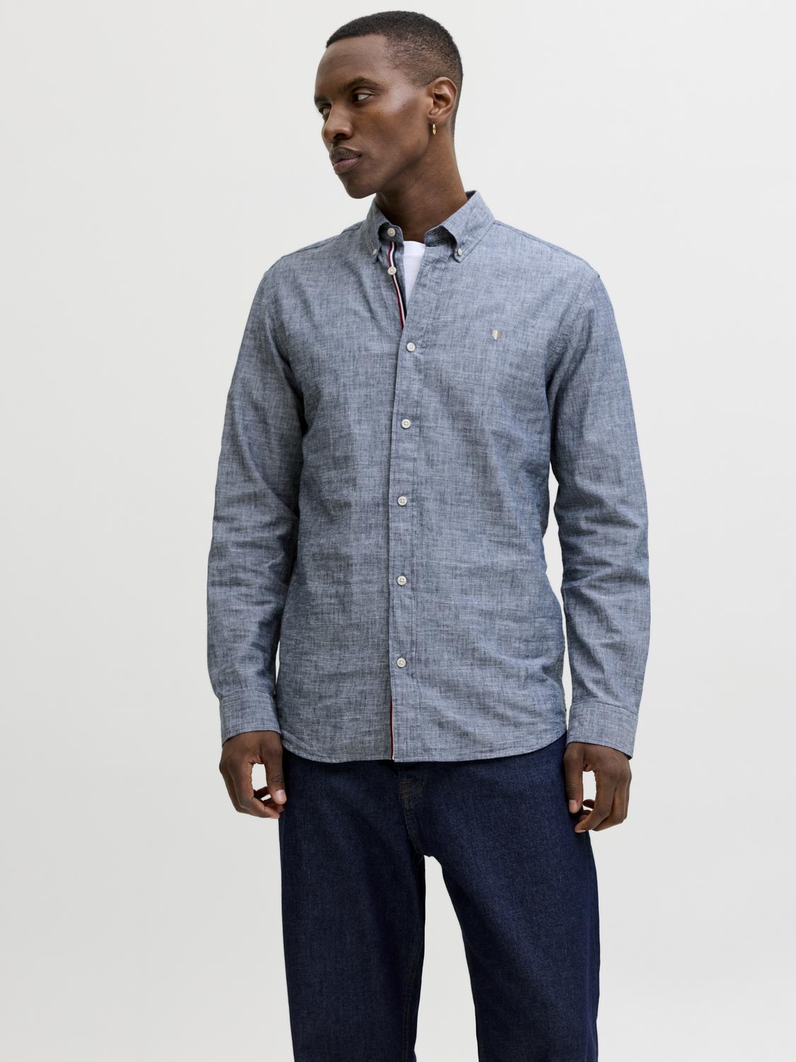 model_shot-front