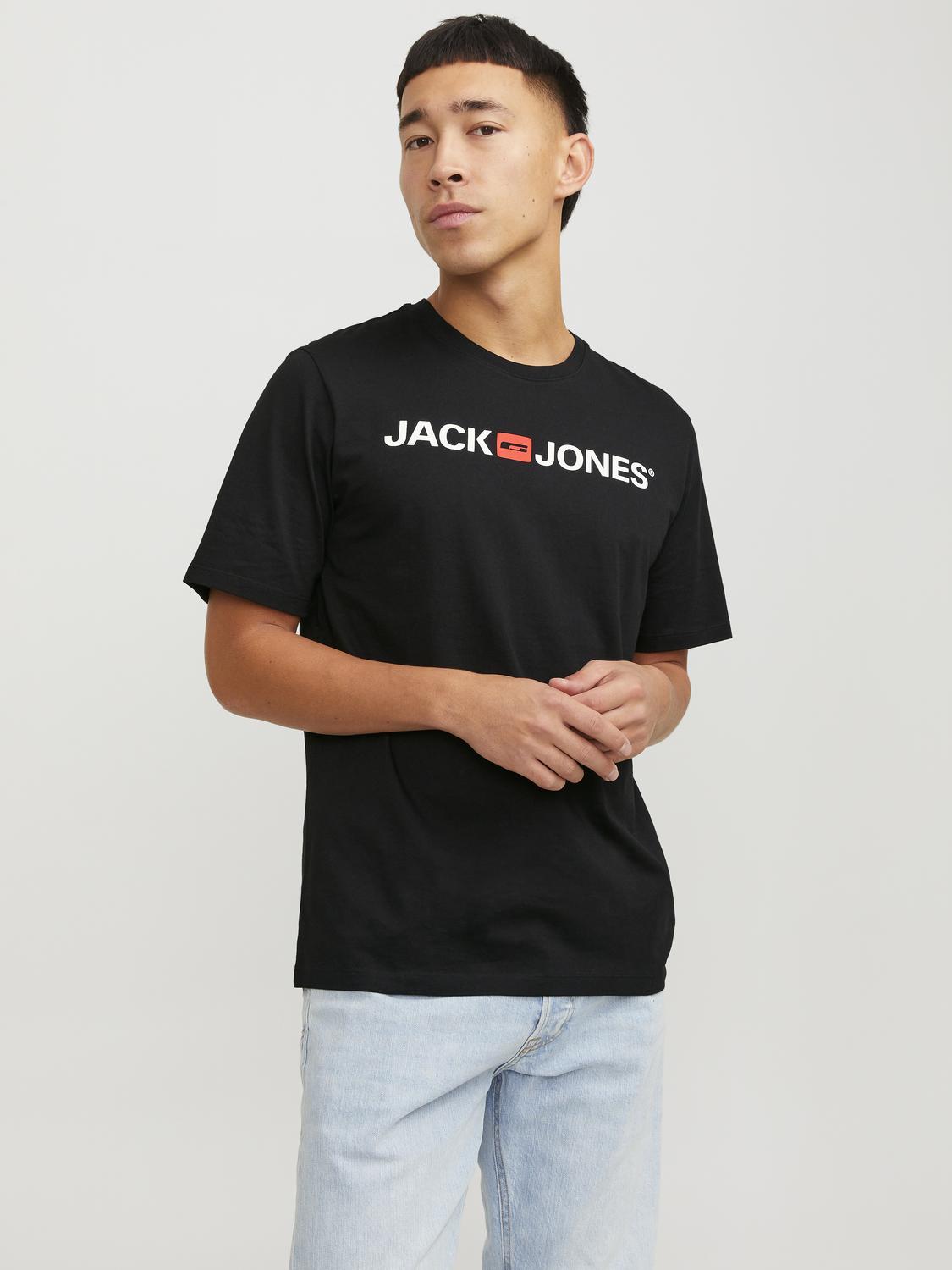model_shot-front