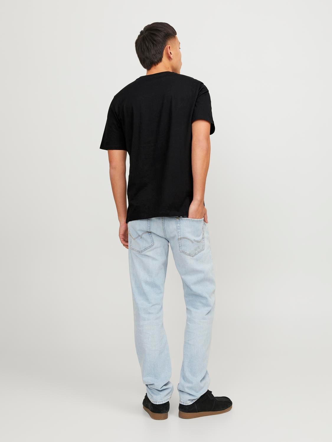 model_shot-back