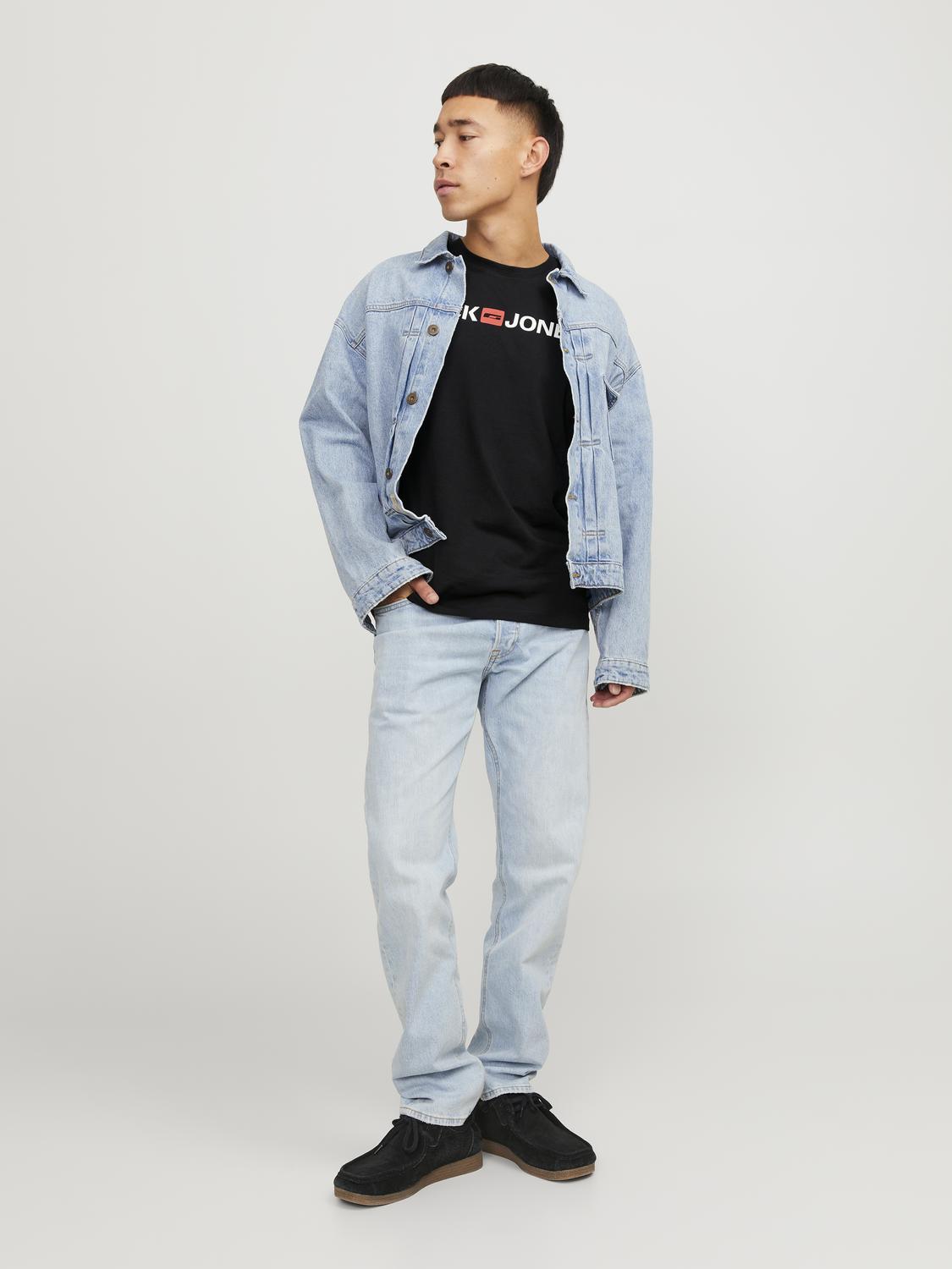model_shot-front_full