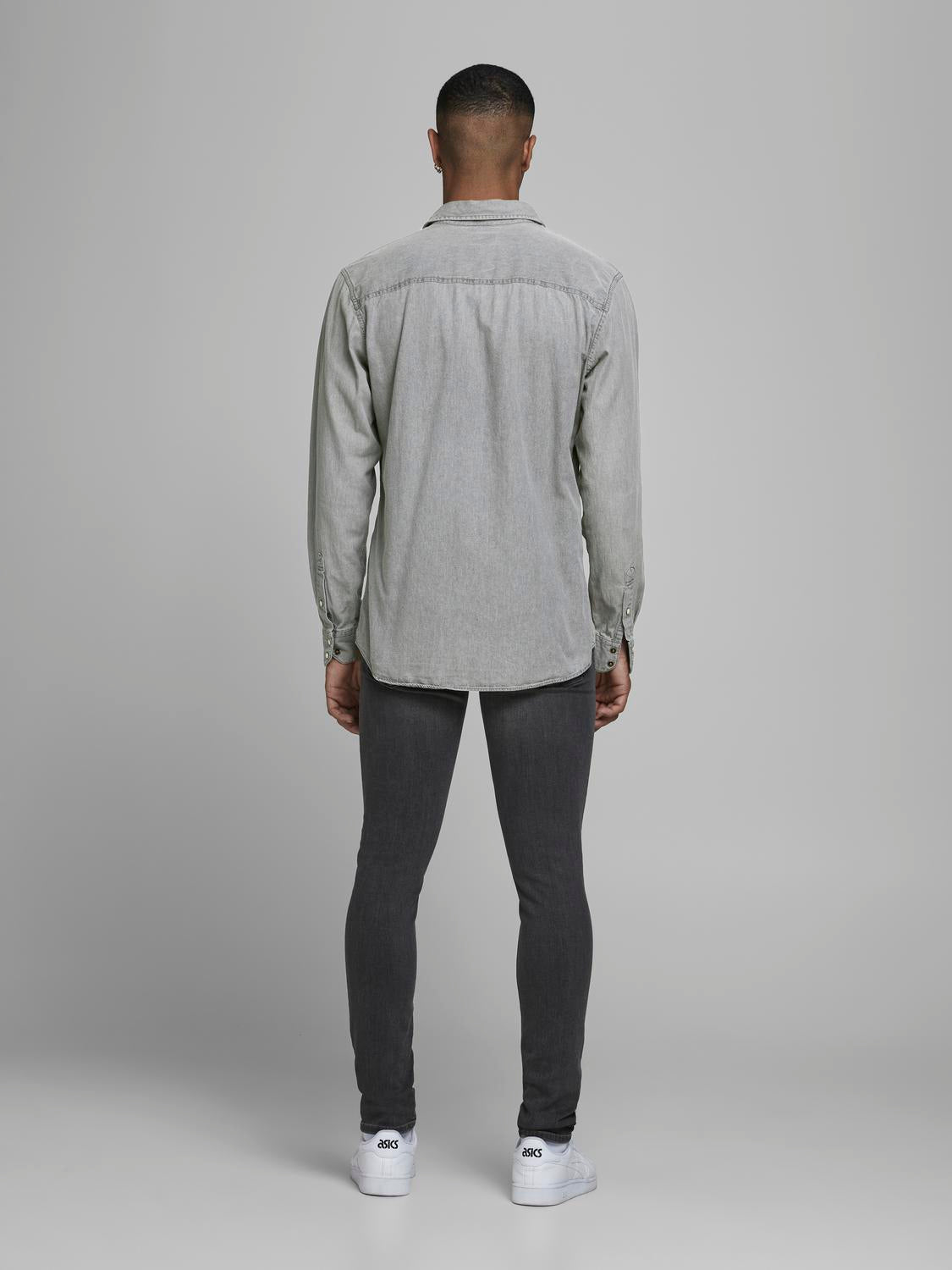 model_shot-back