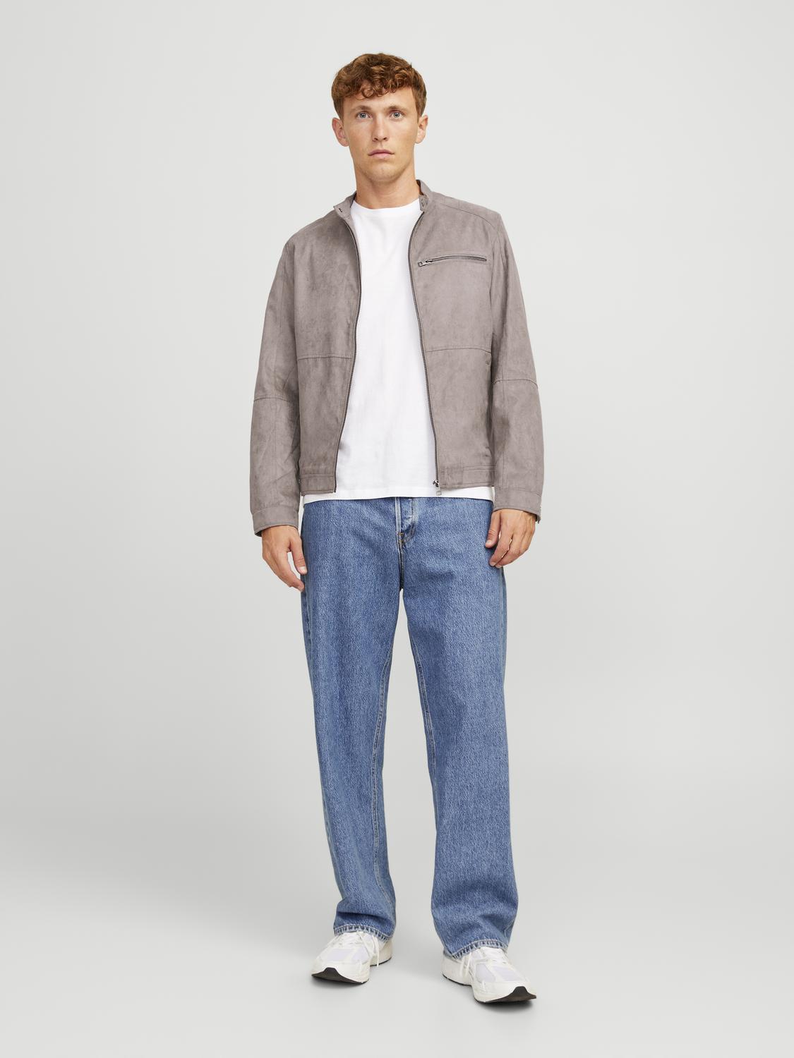 model_shot-front_full