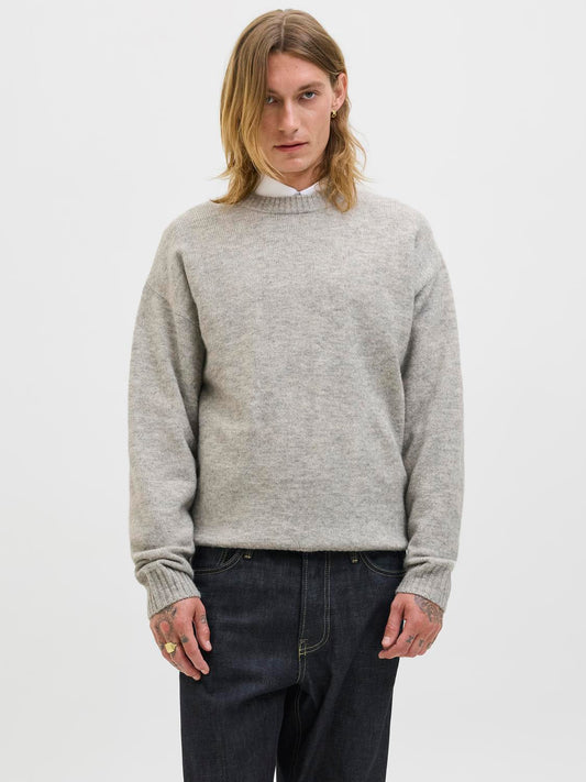 model_shot-front