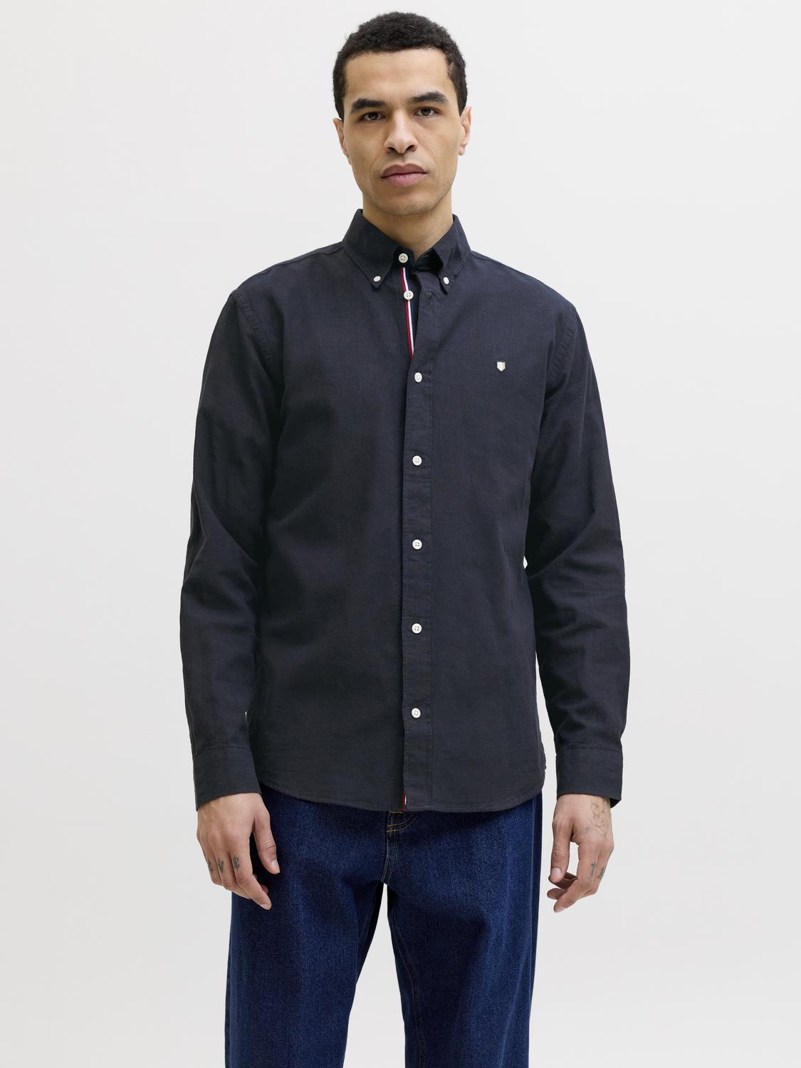 model_shot-front