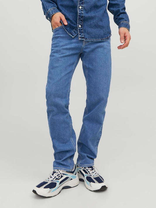 model_shot-front