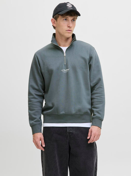 model_shot-front