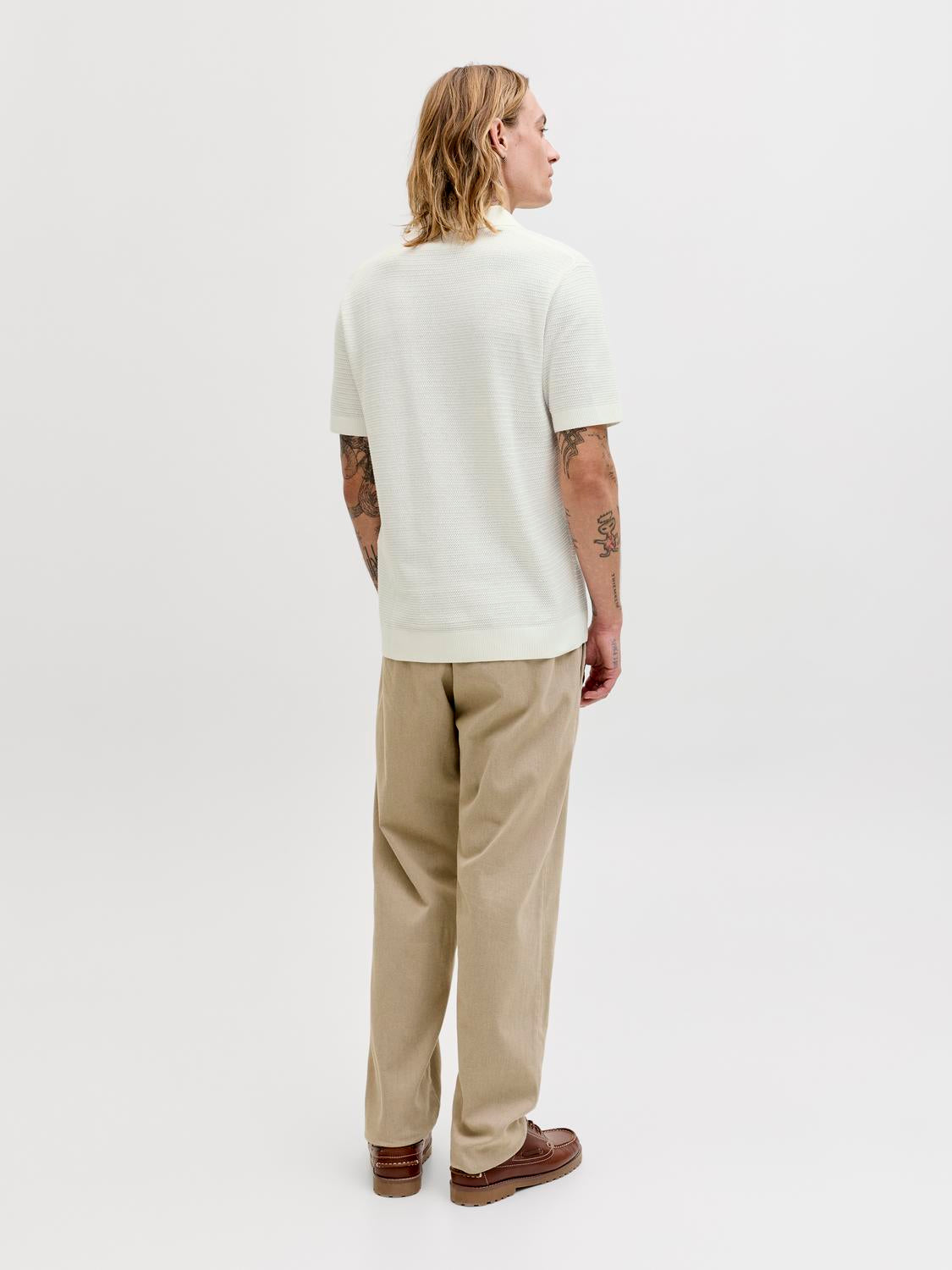 model_shot-back