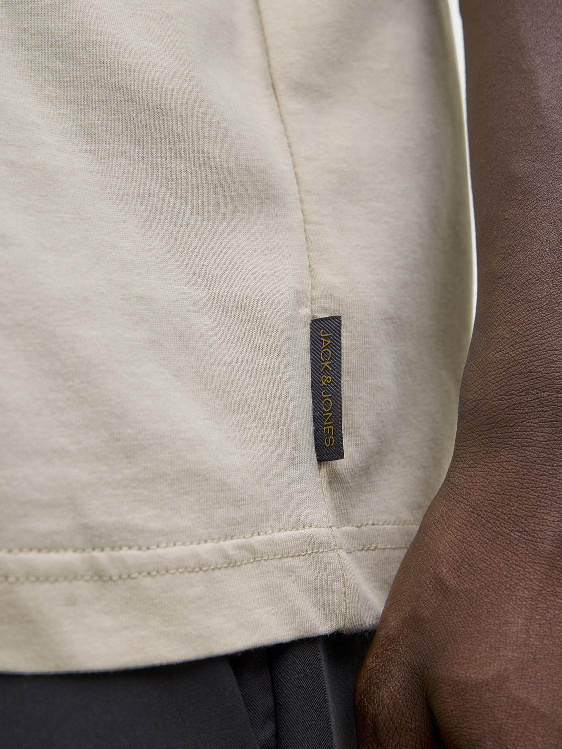 model_shot-detail