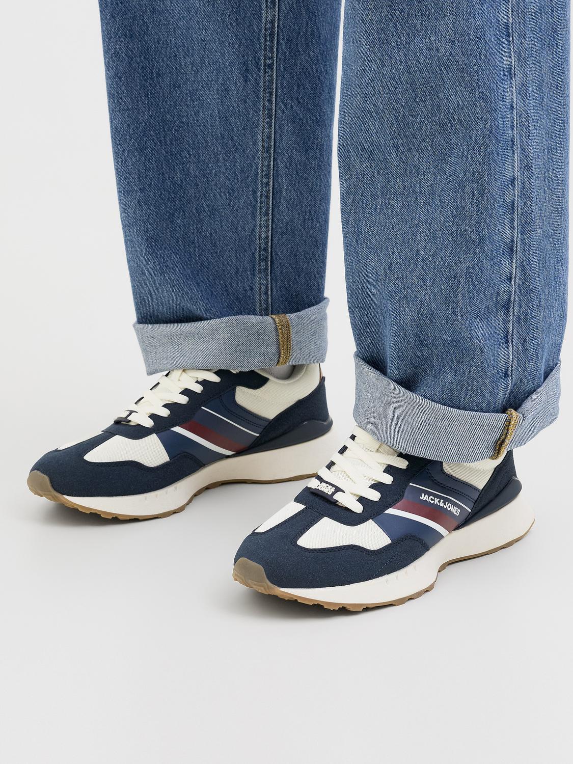 model_shot-front