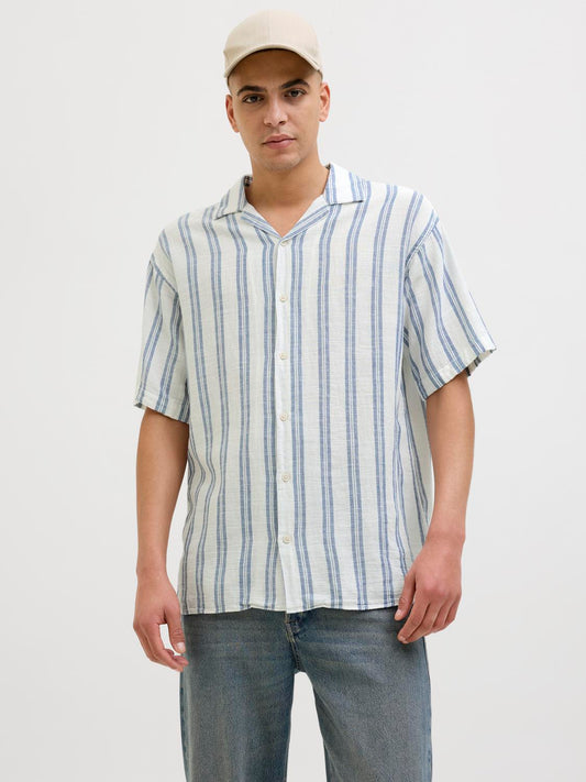 model_shot-front