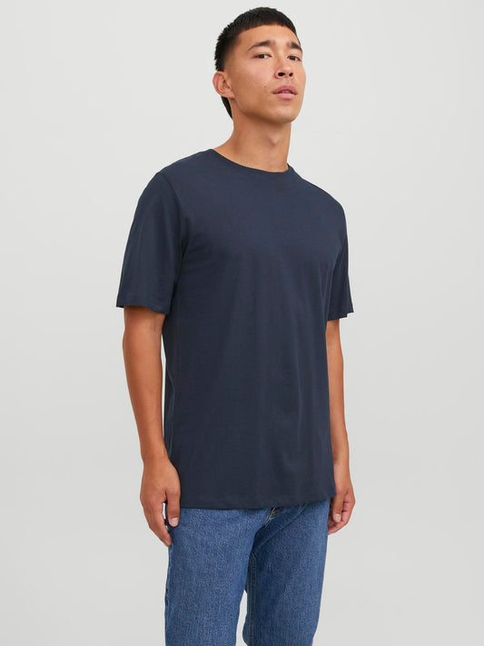 model_shot-front