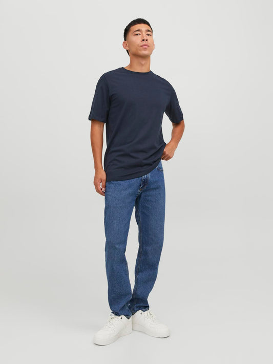model_shot-front_full