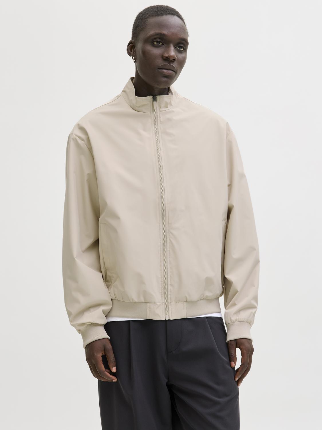 model_shot-front