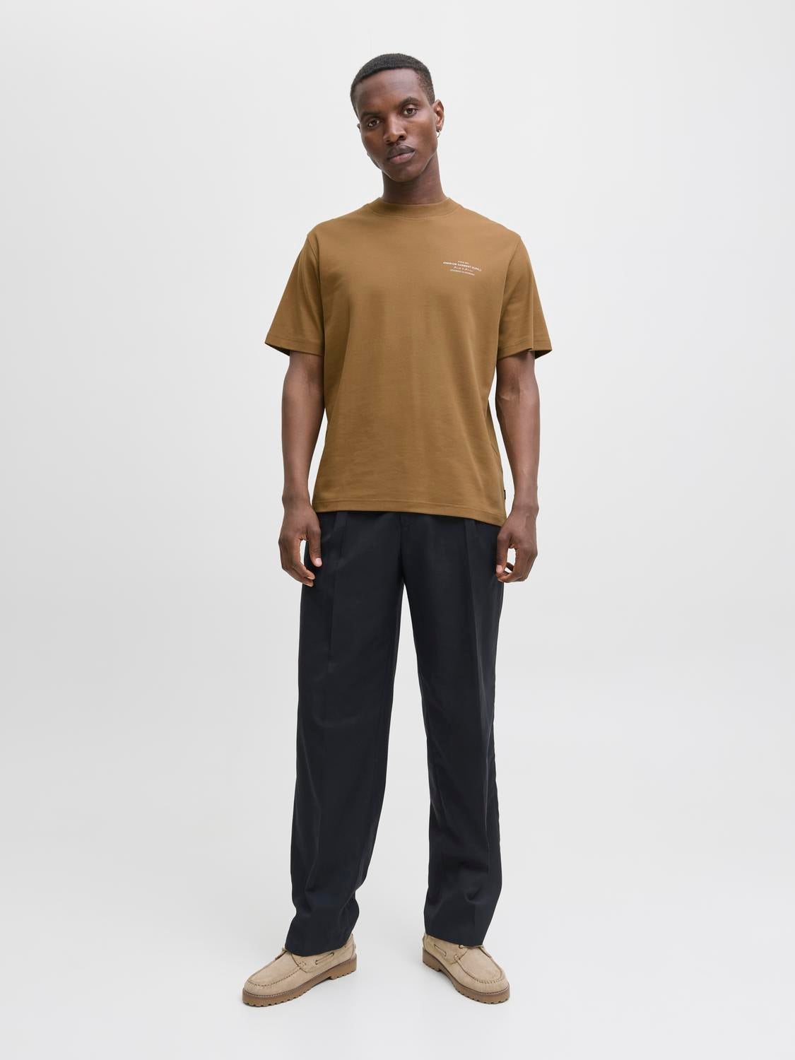 model_shot-front_full