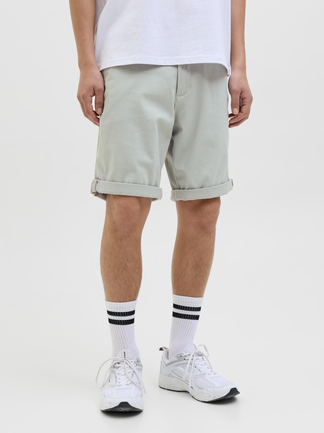 model_shot-front