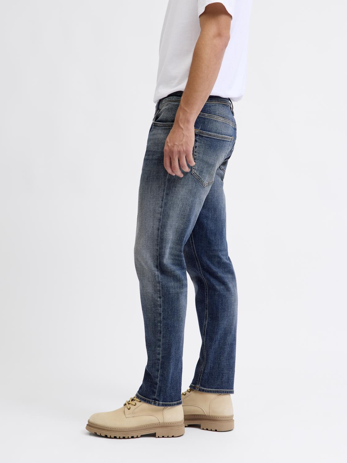model_shot-detail