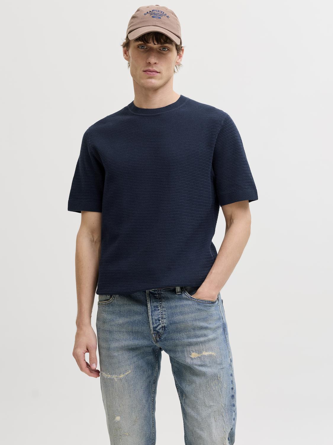 model_shot-front