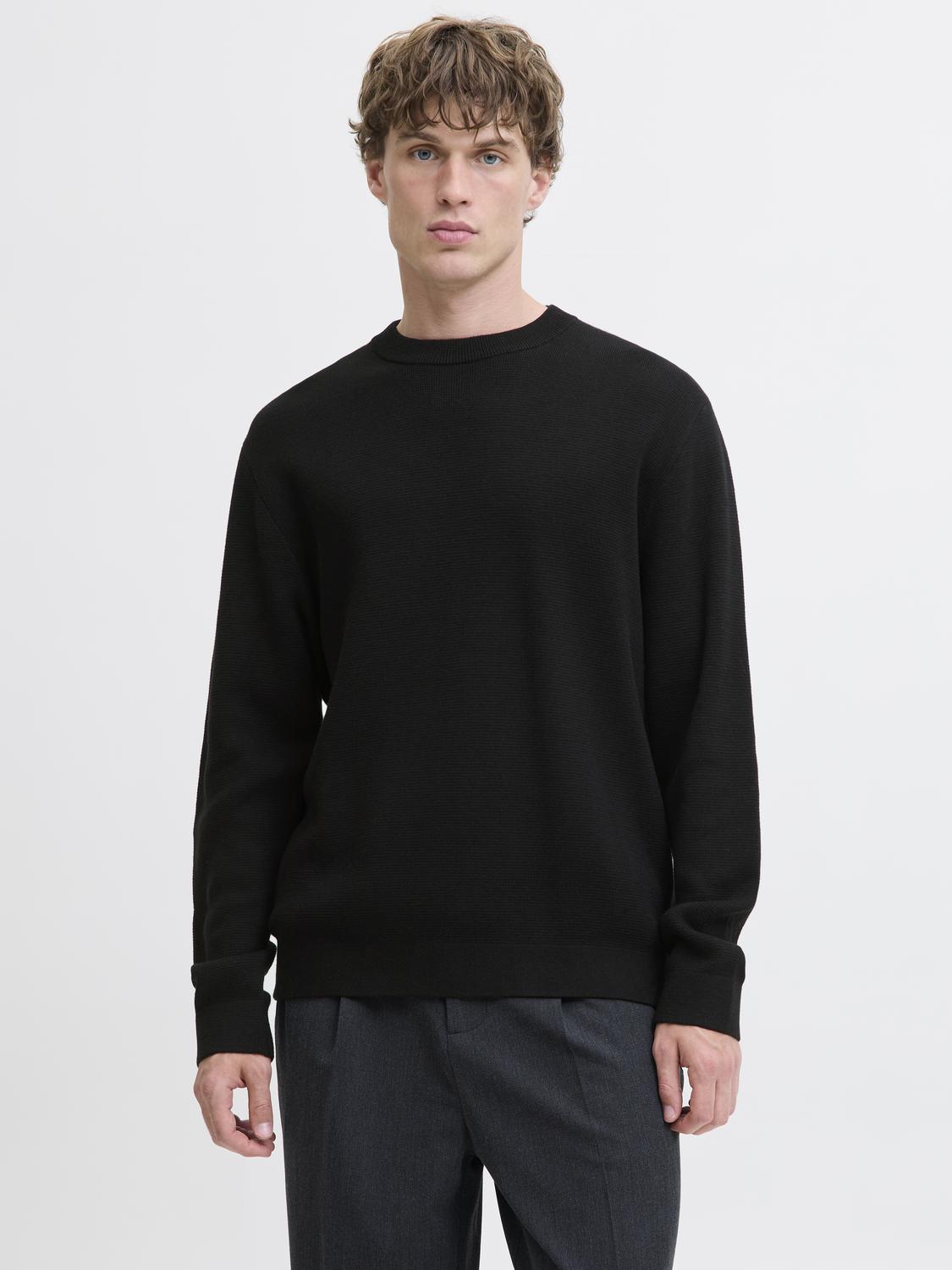 model_shot-front