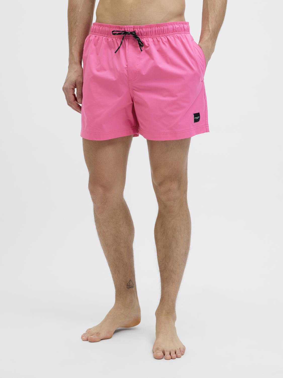 model_shot-front
