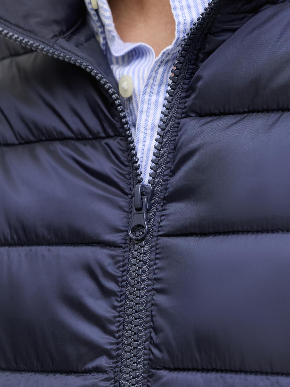 model_shot-detail
