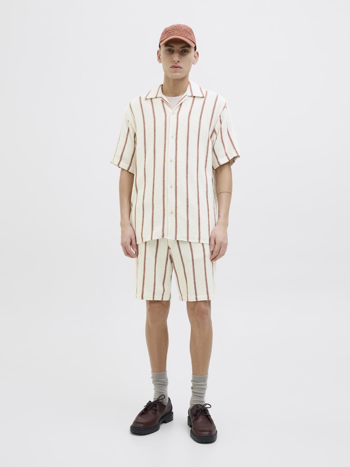 model_shot-front_full