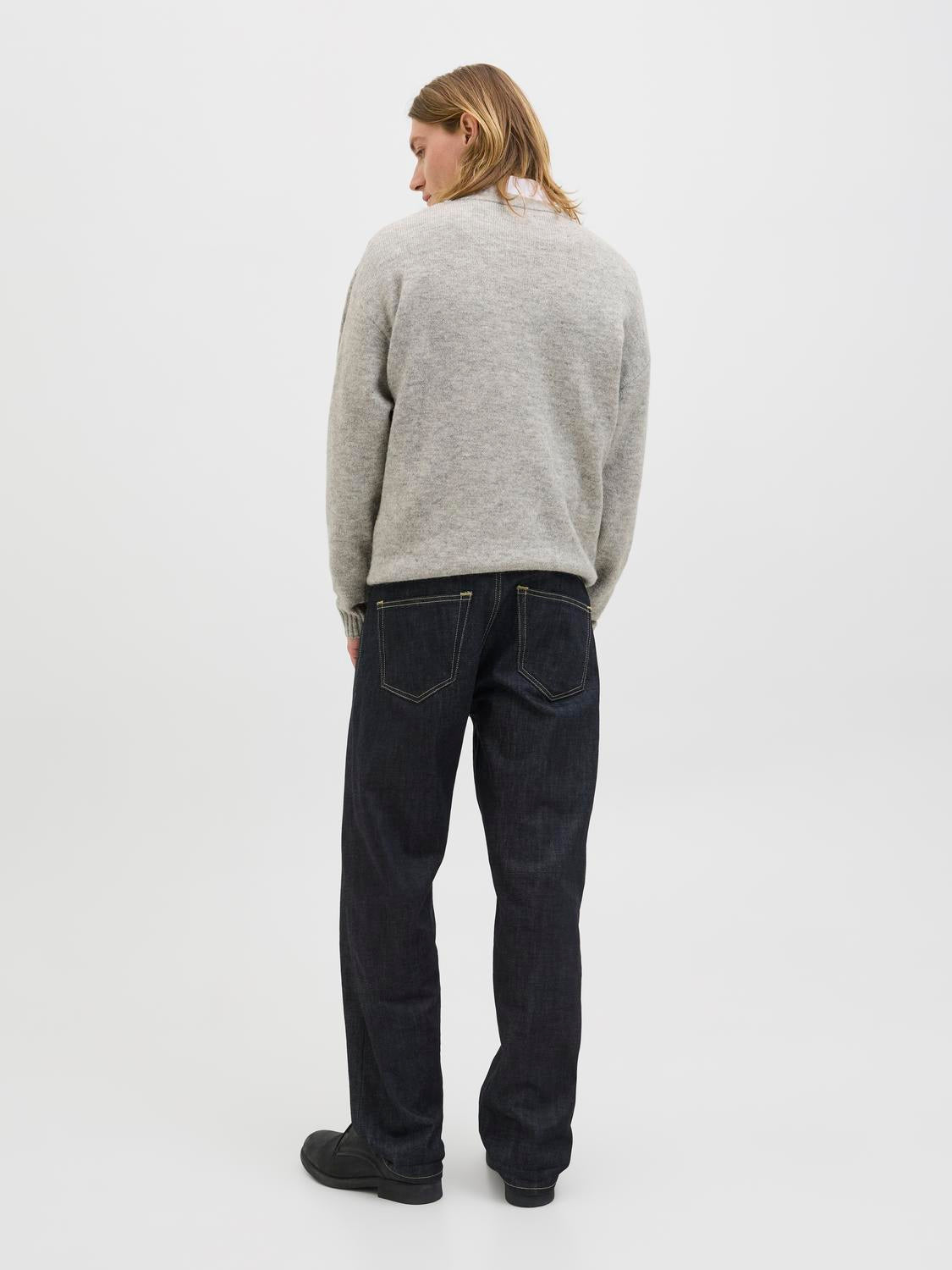 model_shot-back
