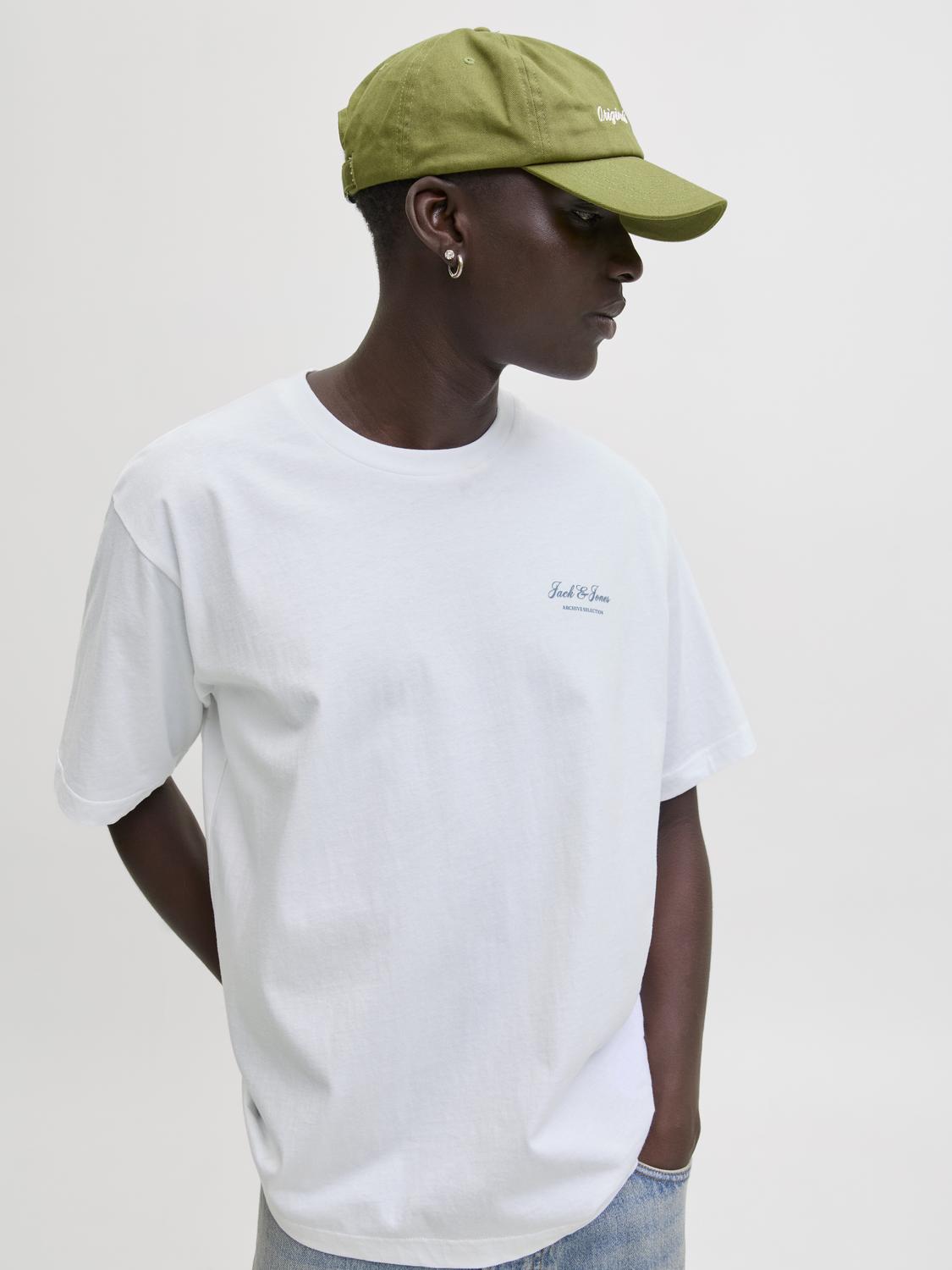 model_shot-creative
