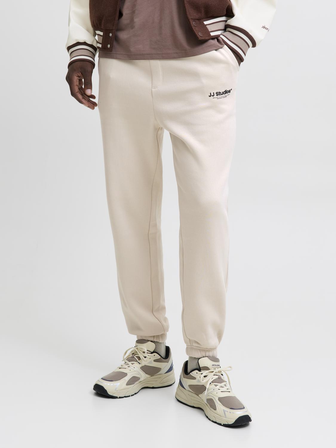 model_shot-front