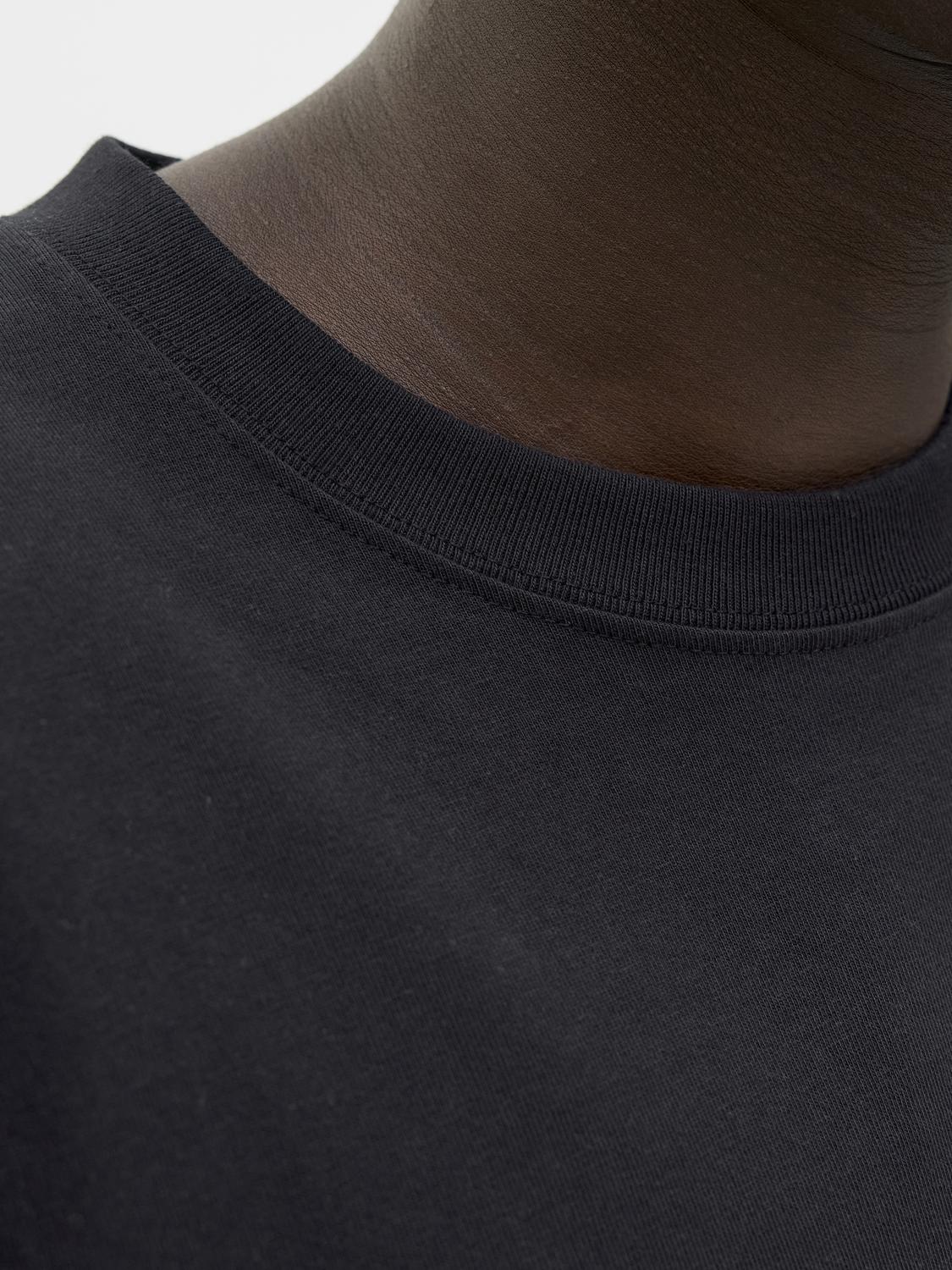 model_shot-detail
